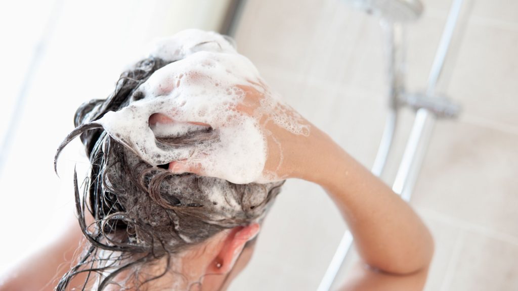 8 BÍ QUYẾT CHĂM SÓC TÓC GIÚP TÓC BẠN CHẮC KHỎE