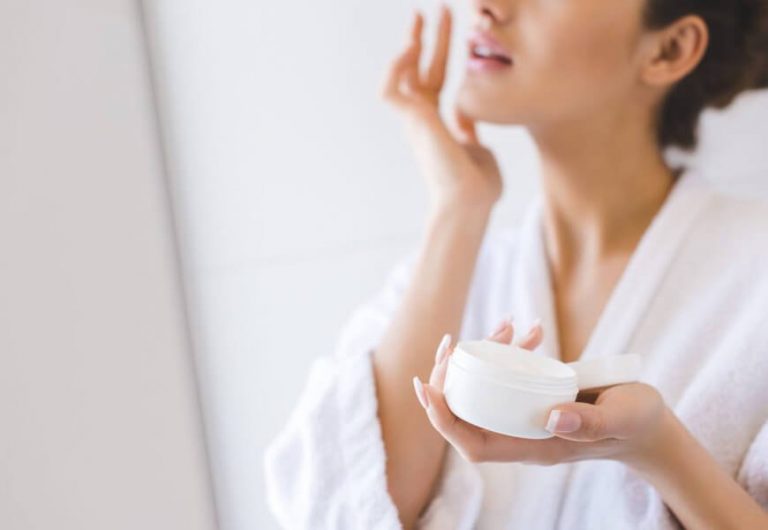 Vì sao bạn nên tẩy tế bào chết cho da?